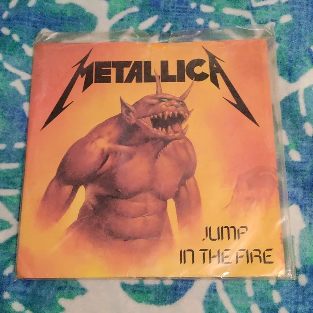 🧿🧿🧿 SOLD 🧿🧿🧿🎶RARE,RED🎸HEADBANGERS BALL METALLICA☠️JUMP IN THE FIRE🔥RED💿ALBUM - Picture 1 of 6